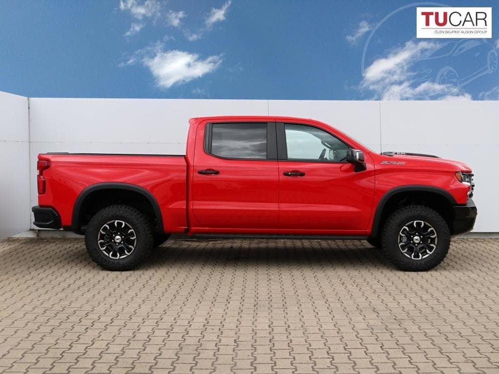 2025 Chevrolet SILVERADO - 10