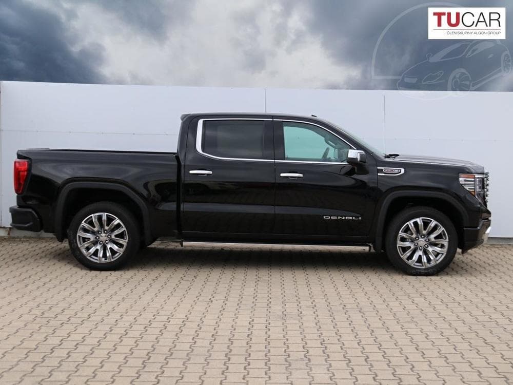 2025 GMC SIERRA - 10