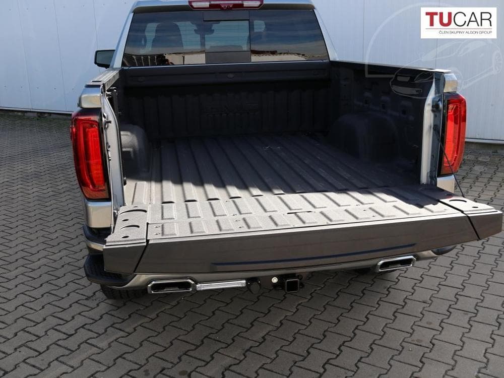 2025 GMC SIERRA - 19
