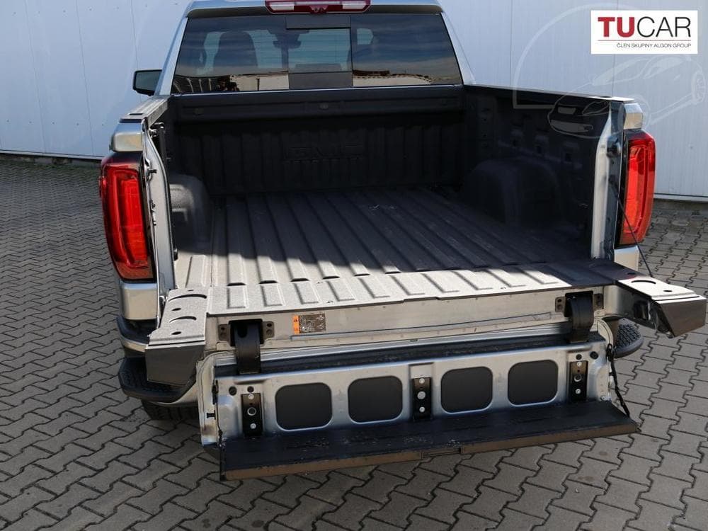 2025 GMC SIERRA - 22
