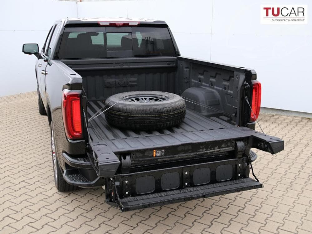 2025 GMC SIERRA - 22