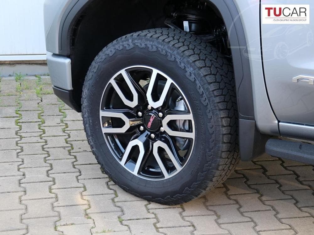 2025 GMC SIERRA - 25