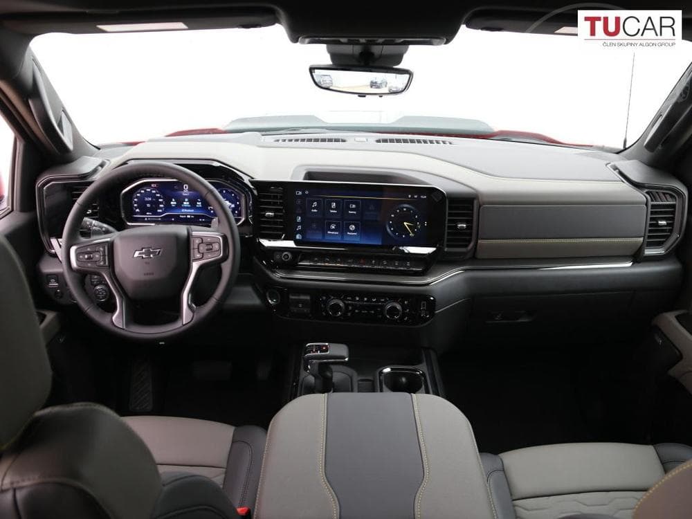 2025 Chevrolet SILVERADO - 37