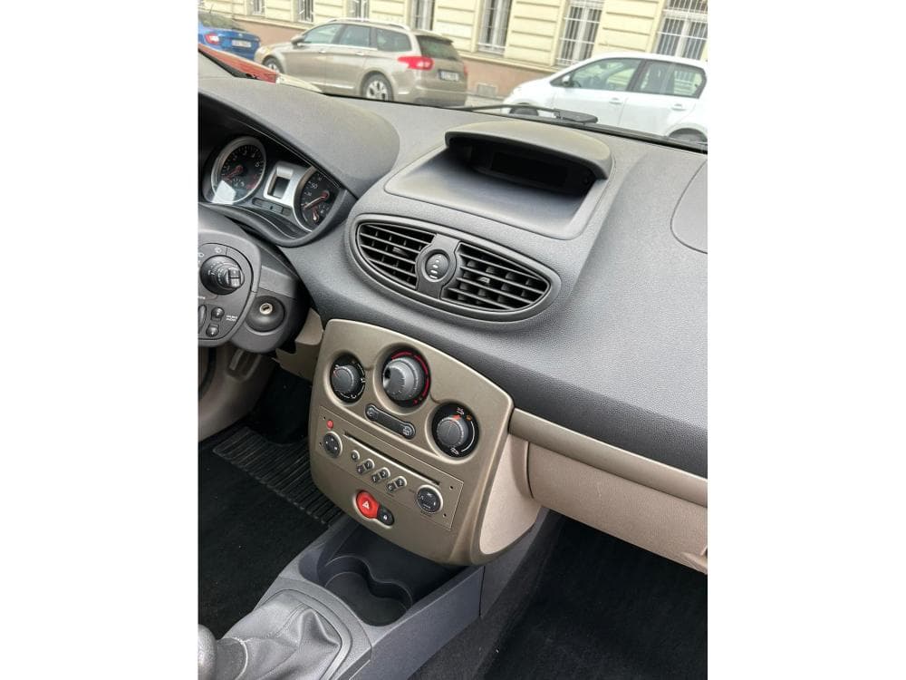 2009 Renault CLIO - 11