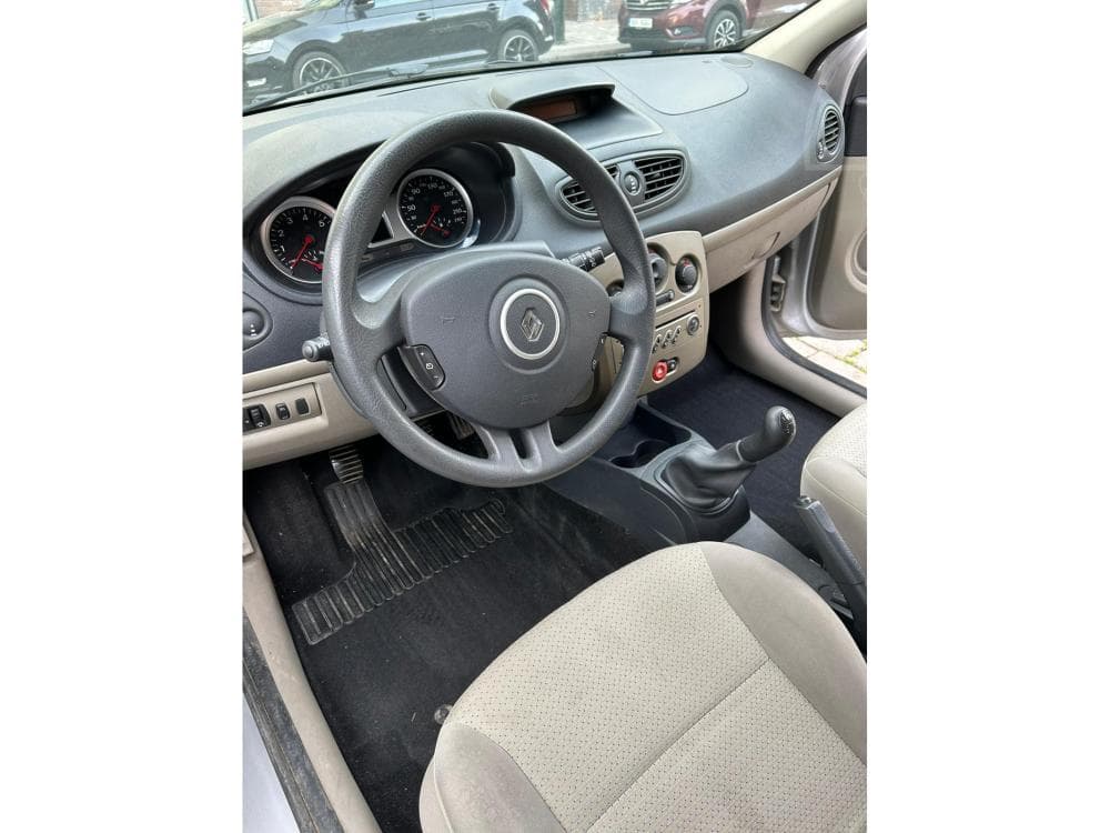 2009 Renault CLIO - 19