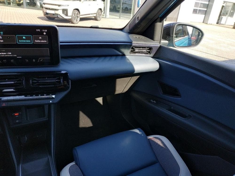 2026 Nissan Micra - 40