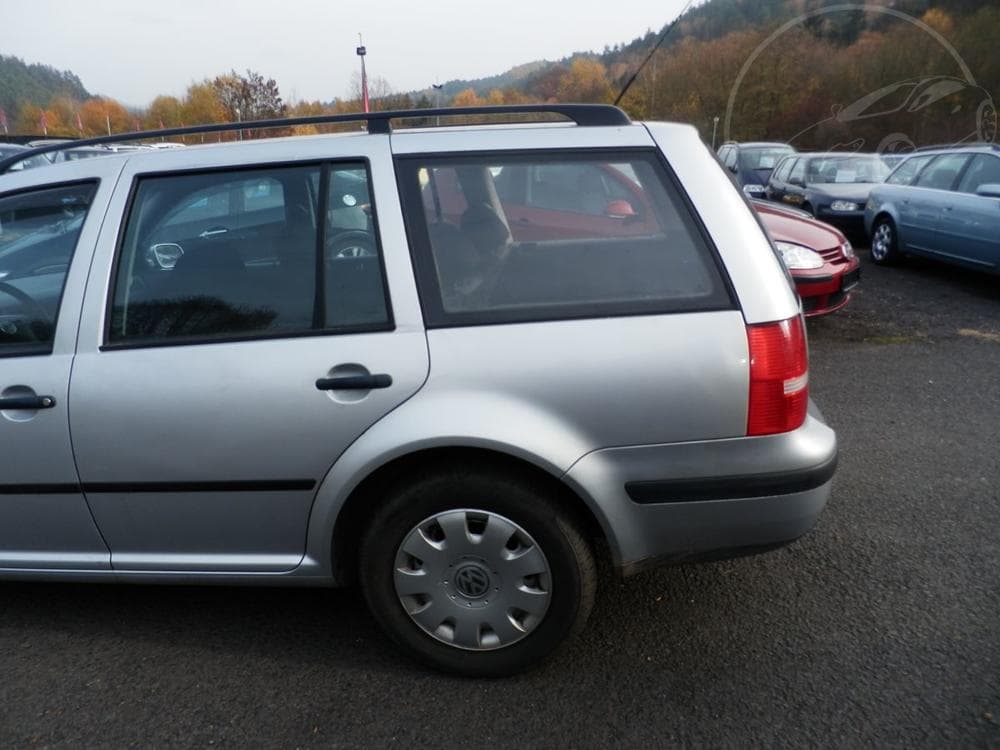 2004 Volkswagen GOLF - 5