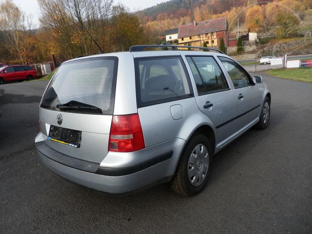 2004 Volkswagen GOLF - 8