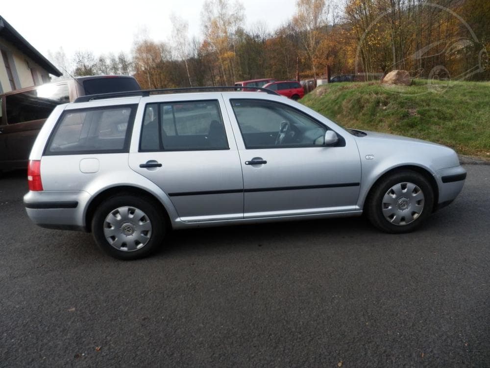 2004 Volkswagen GOLF - 9