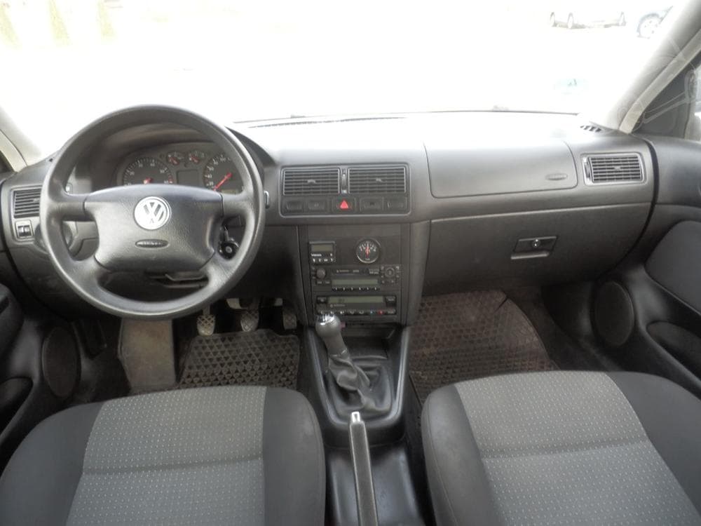 2004 Volkswagen GOLF - 13