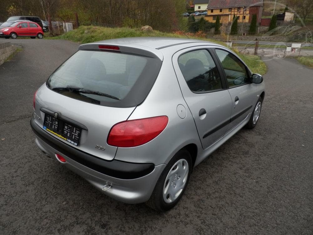 2000 Peugeot 206 - 8