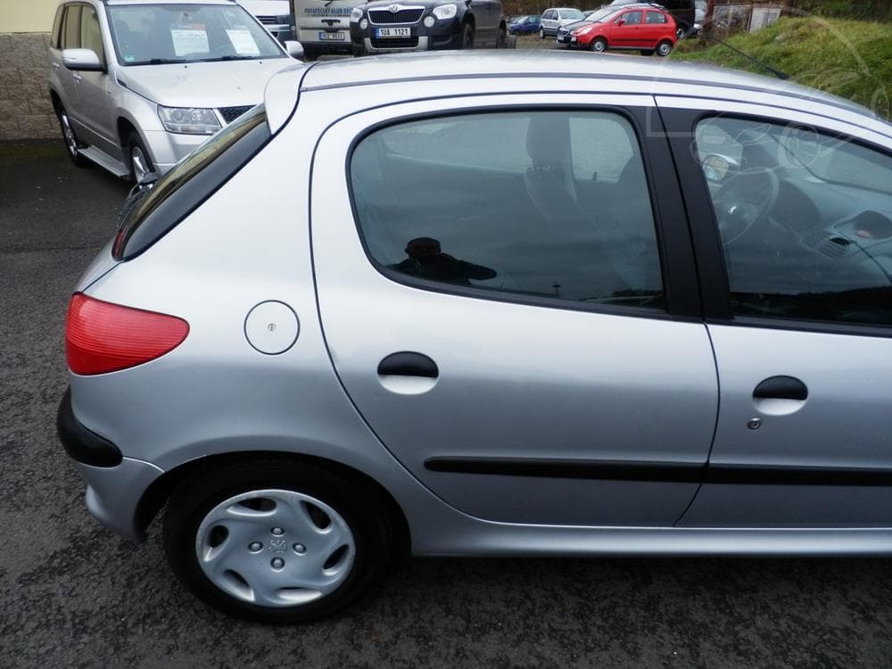2000 Peugeot 206 - 10