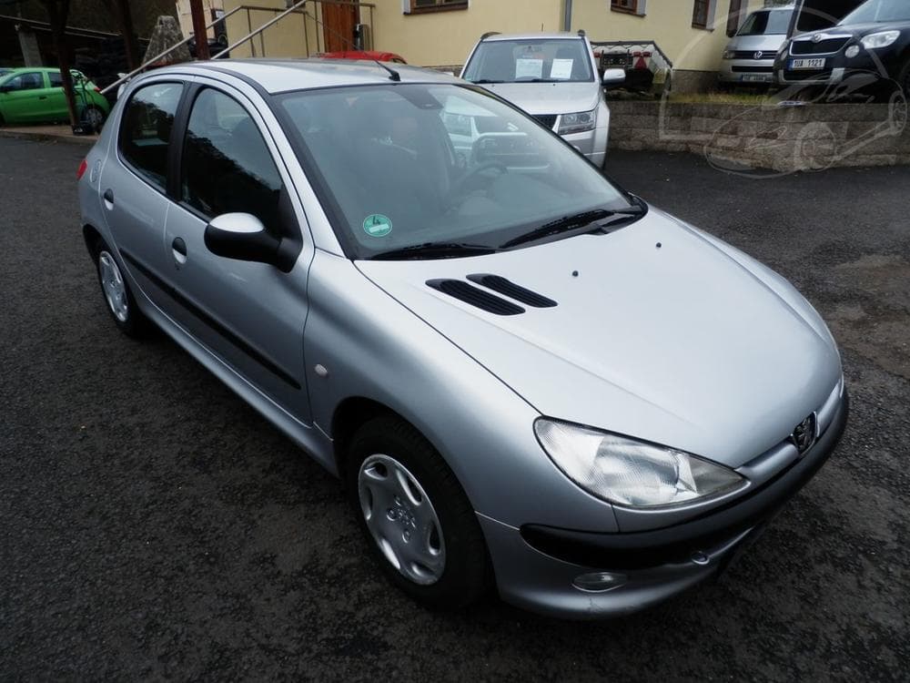 2000 Peugeot 206 - 12