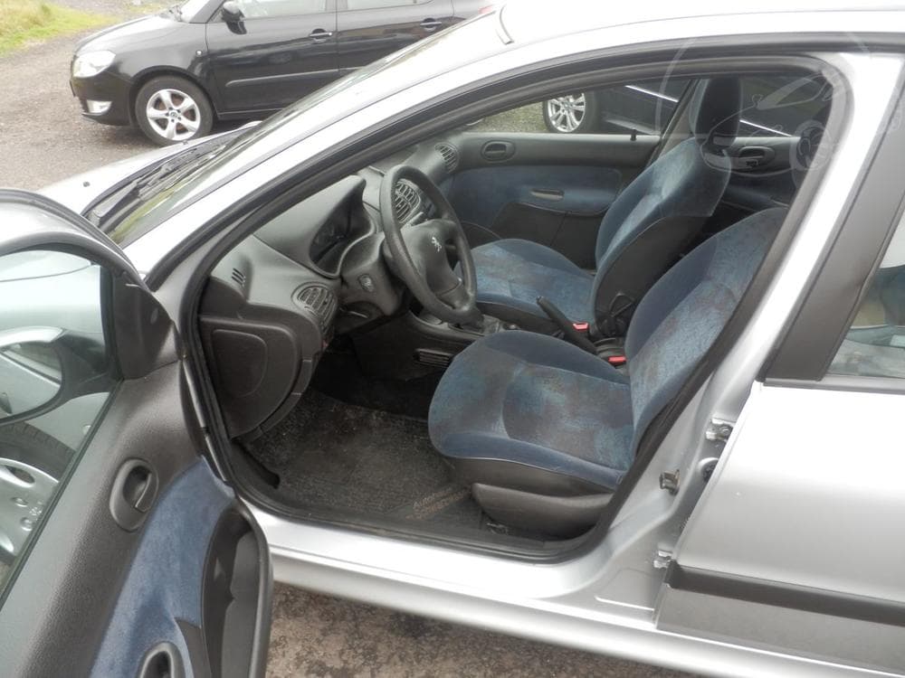 2000 Peugeot 206 - 14