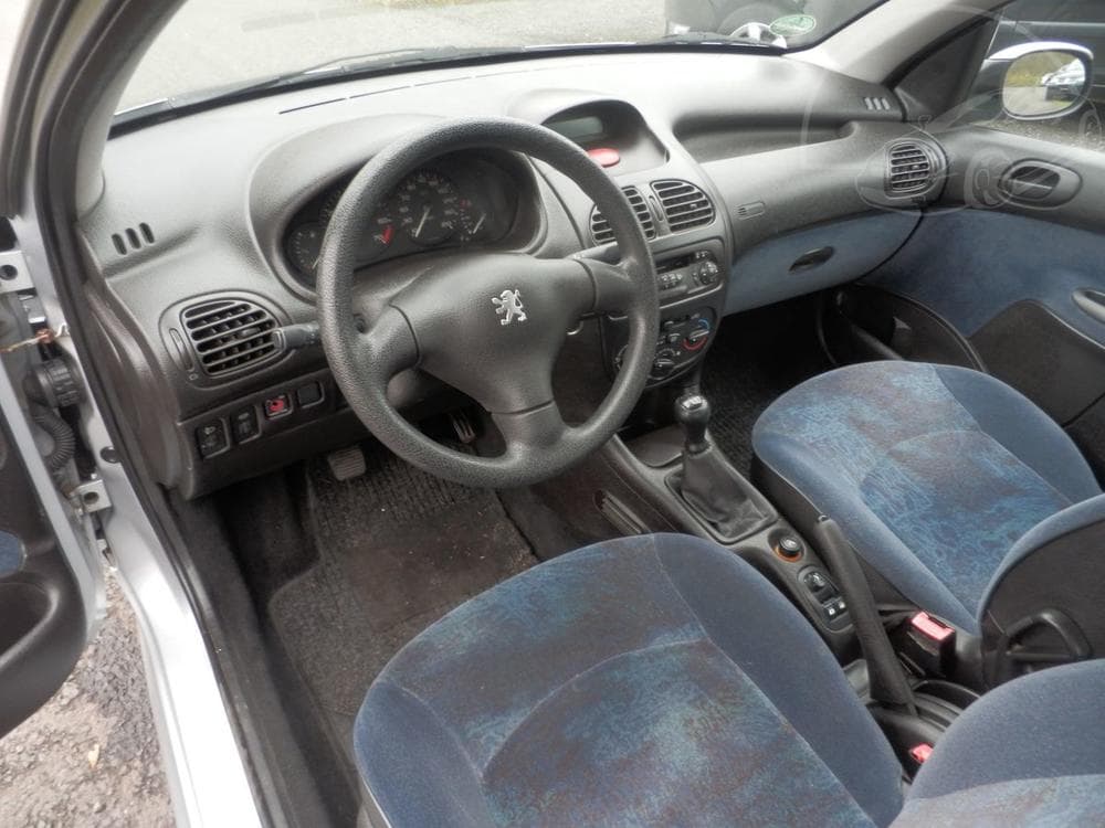 2000 Peugeot 206 - 15