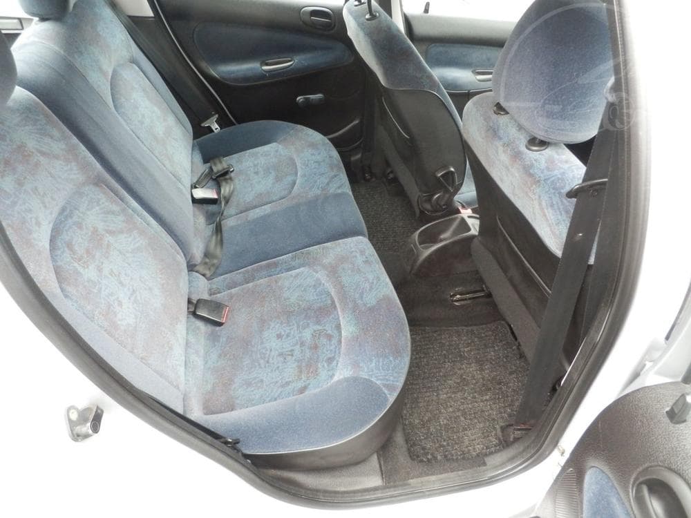 2000 Peugeot 206 - 18
