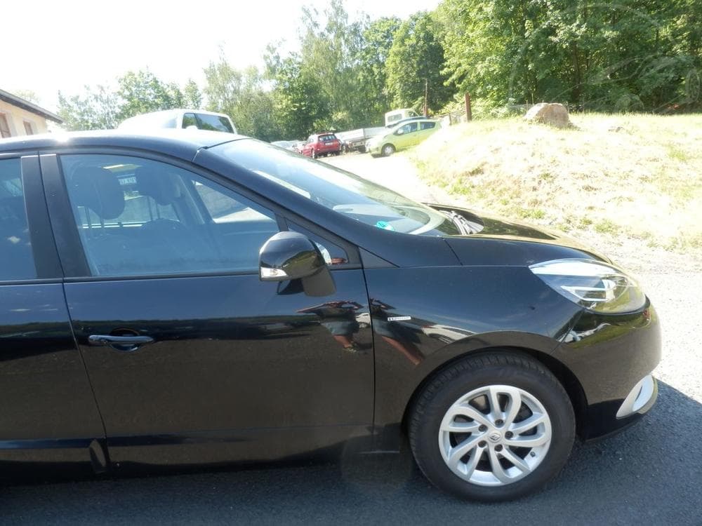 2015 Renault Scenic - 16