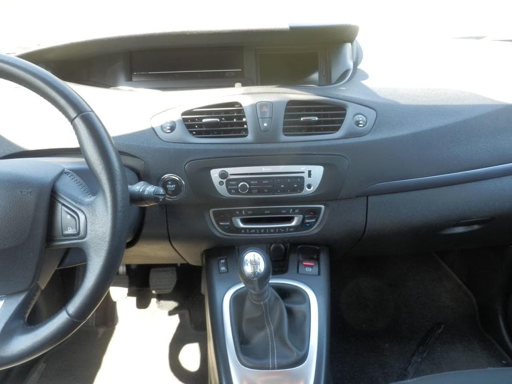 2015 Renault Scenic - 20