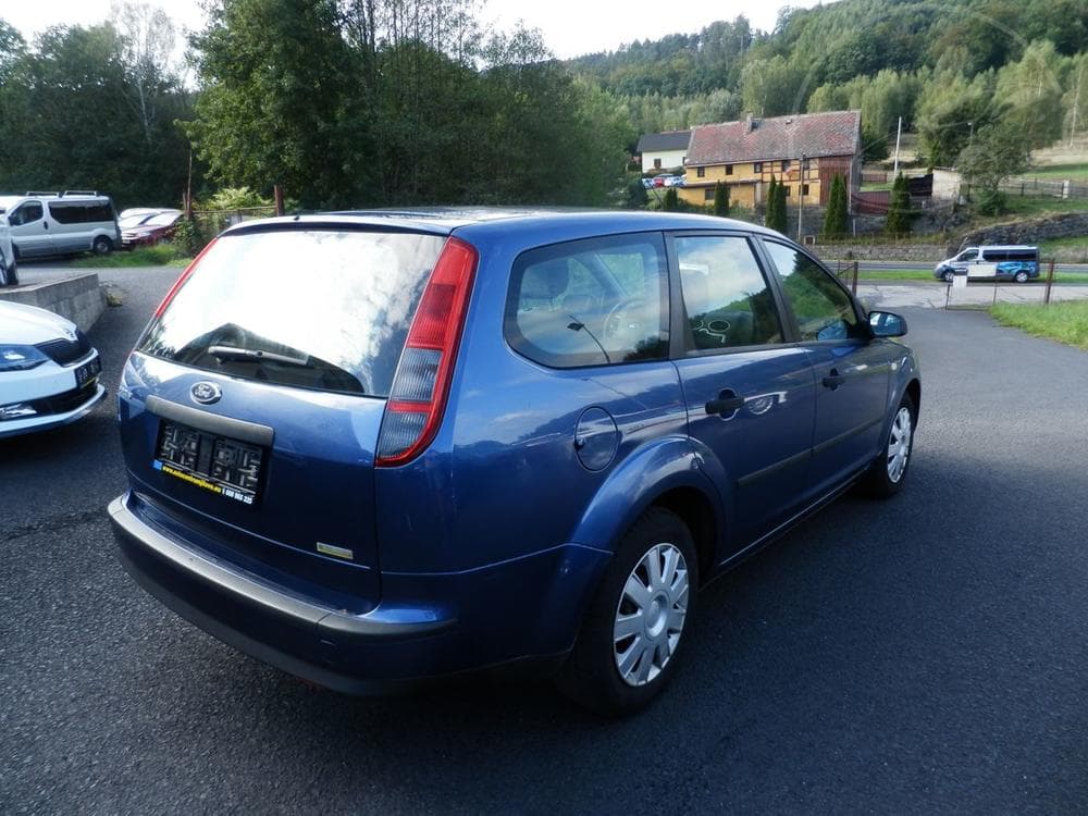 2006 Ford FOCUS - 10