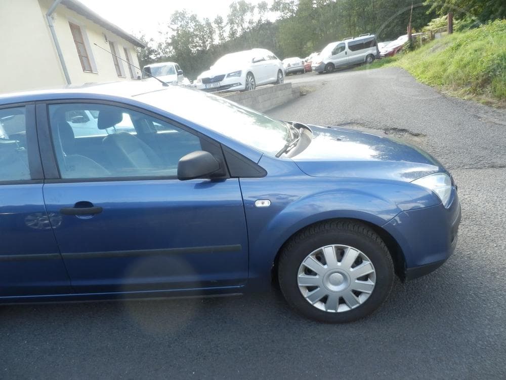 2006 Ford FOCUS - 13