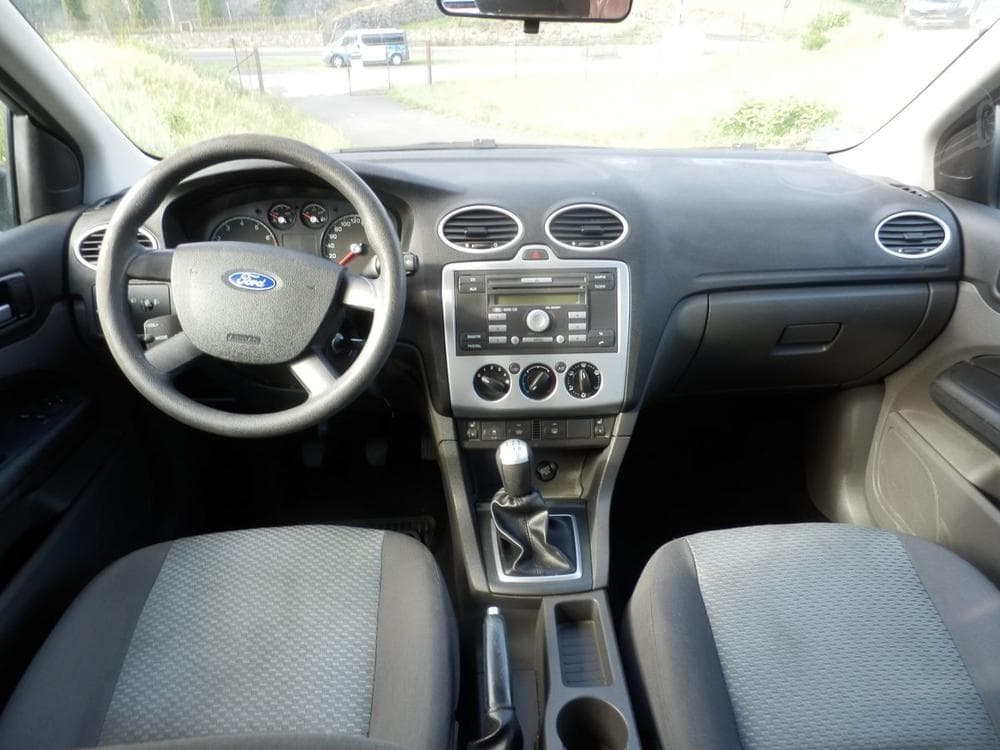 2006 Ford FOCUS - 15