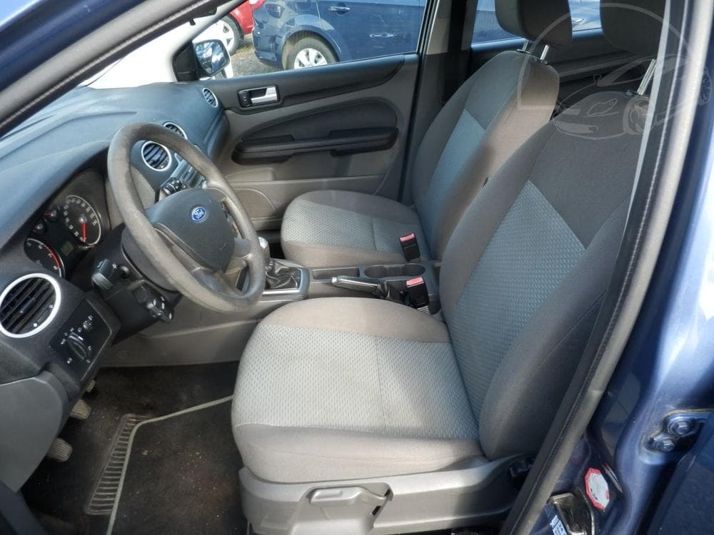 2006 Ford FOCUS - 20
