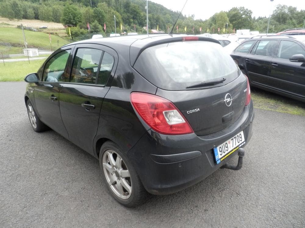 2010 Opel CORSA - 9