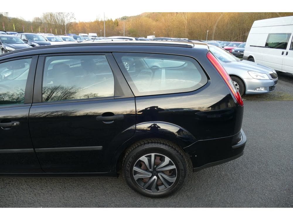 2006 Ford FOCUS - 8
