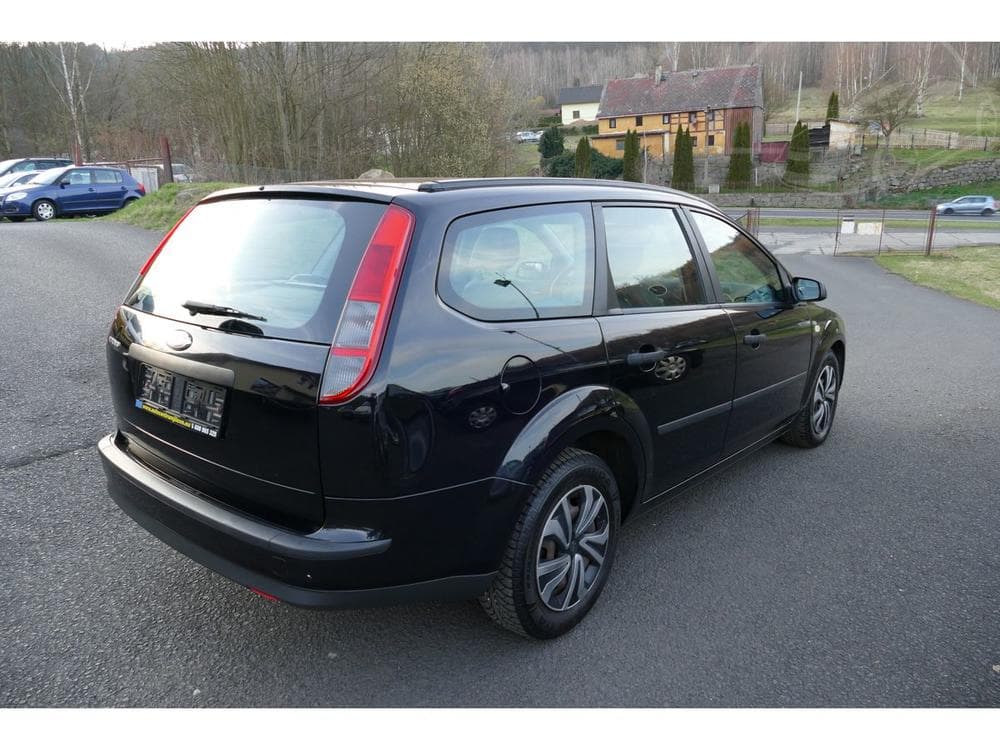 2006 Ford FOCUS - 12