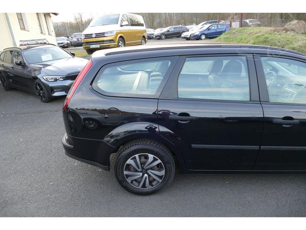 2006 Ford FOCUS - 17