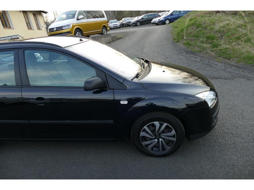 2006 Ford FOCUS - 18