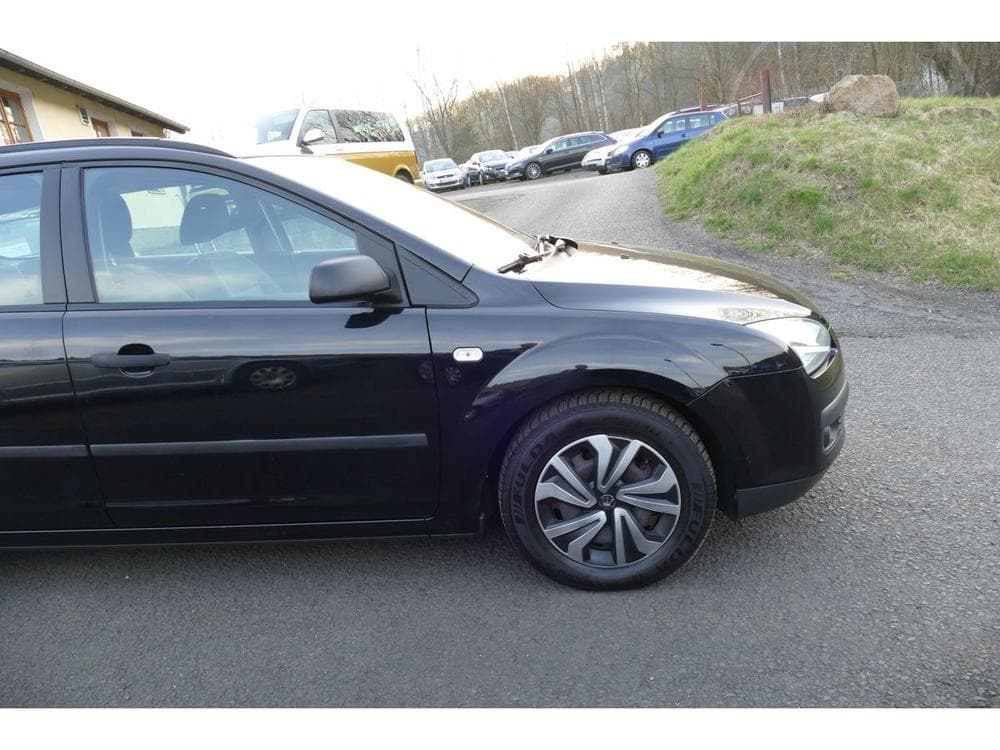 2006 Ford FOCUS - 19