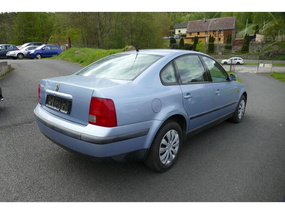 1997 Volkswagen PASSAT - 9