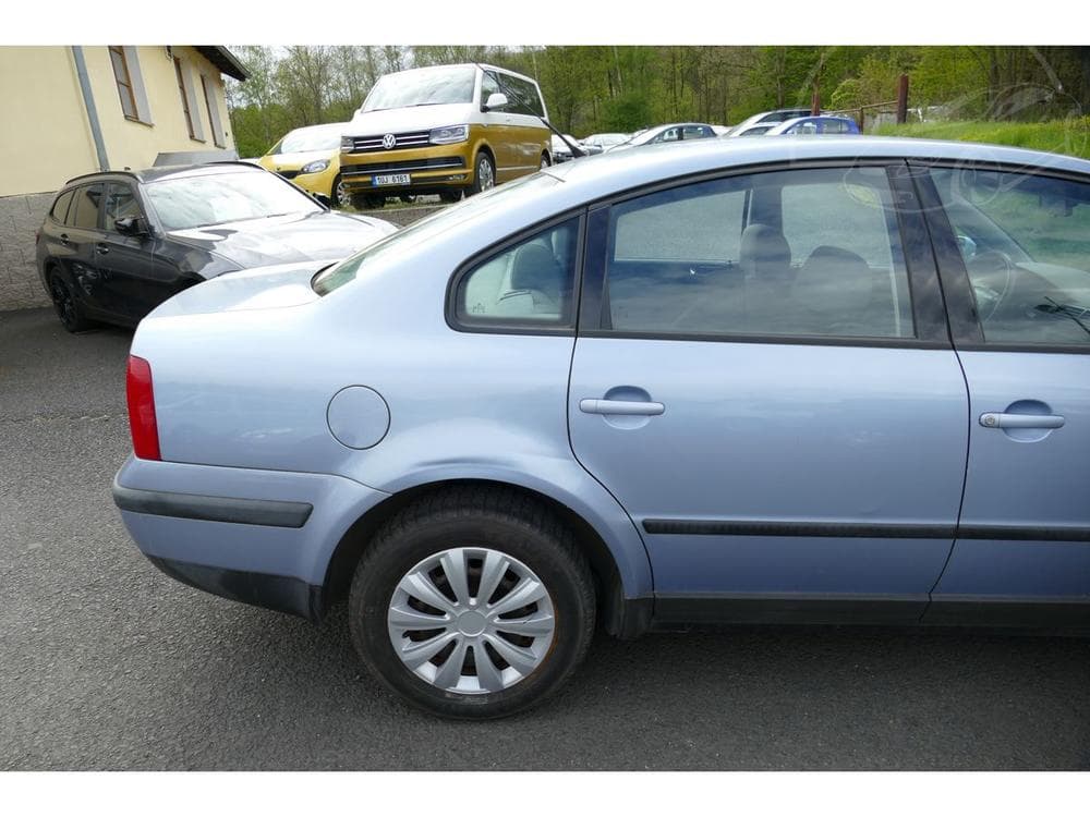 1997 Volkswagen PASSAT - 11