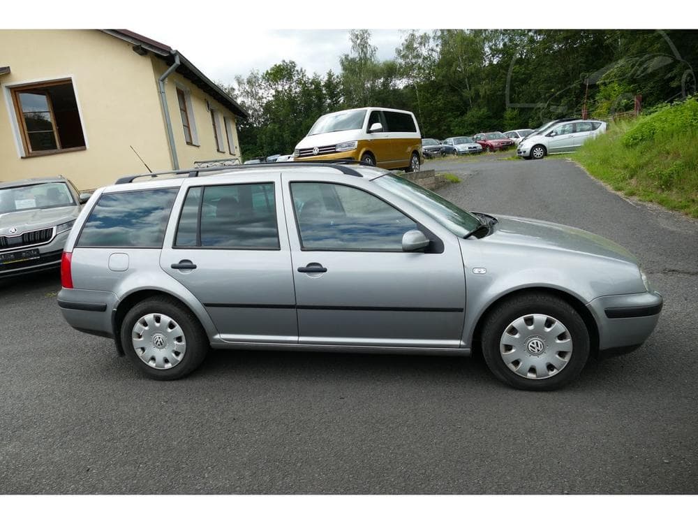 2002 Volkswagen GOLF - 11