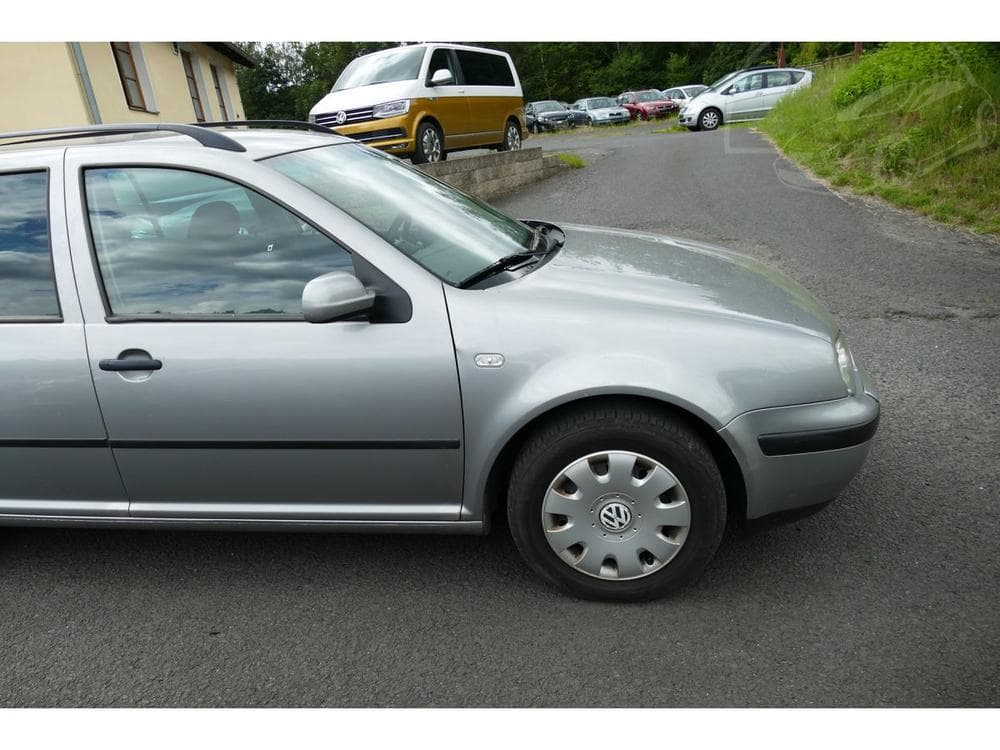 2002 Volkswagen GOLF - 13
