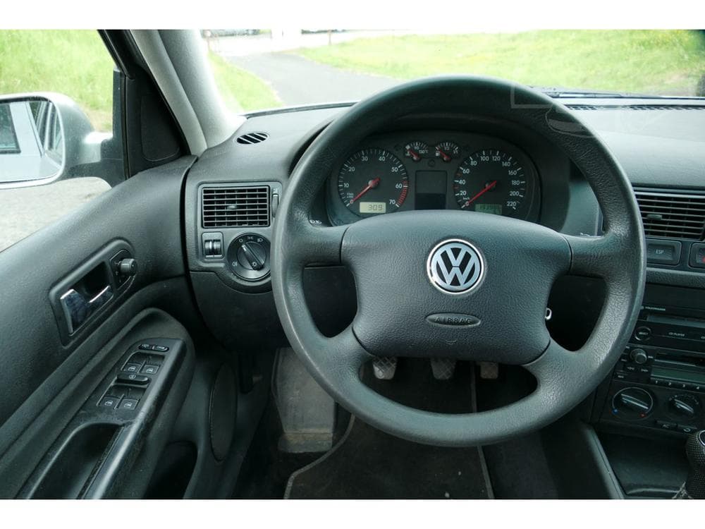 2002 Volkswagen GOLF - 16