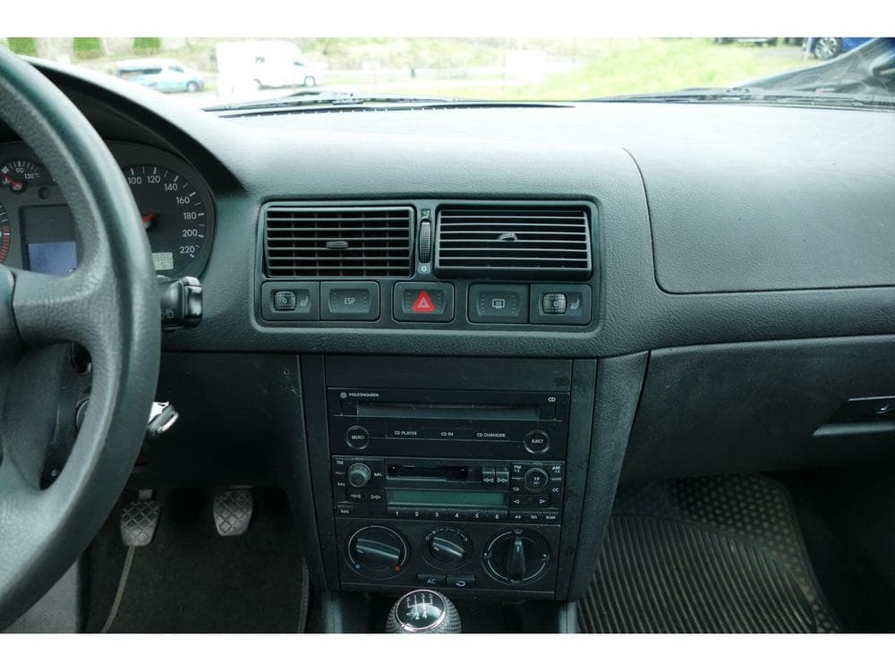 2002 Volkswagen GOLF - 17