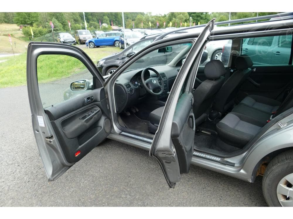 2002 Volkswagen GOLF - 20
