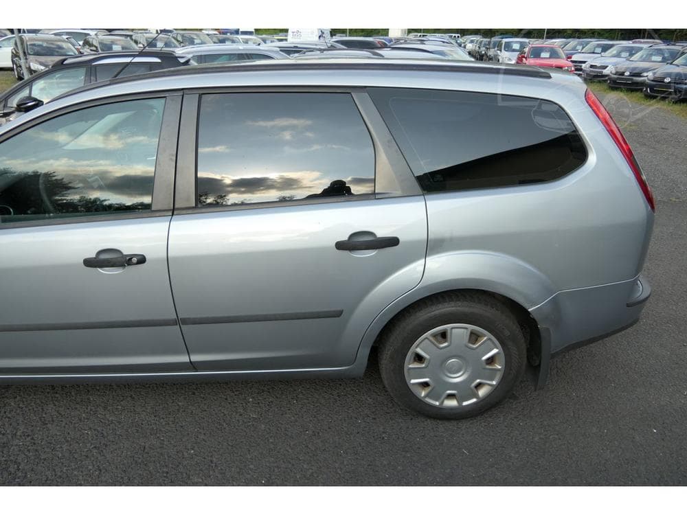 2005 Ford FOCUS - 5