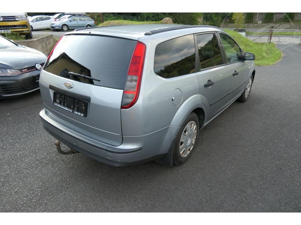 2005 Ford FOCUS - 8
