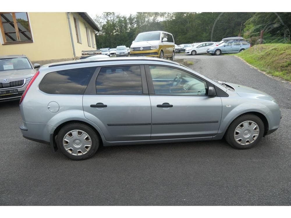 2005 Ford FOCUS - 9