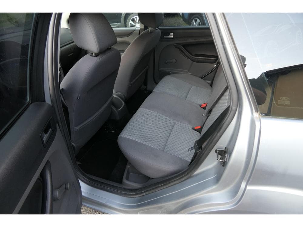 2005 Ford FOCUS - 17