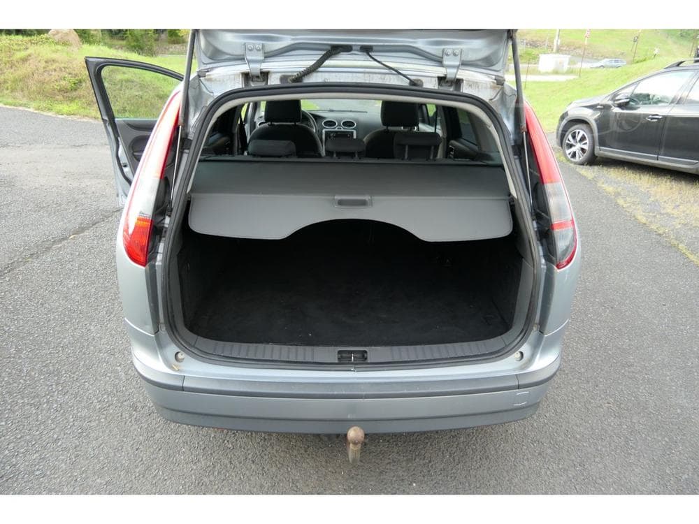 2005 Ford FOCUS - 18