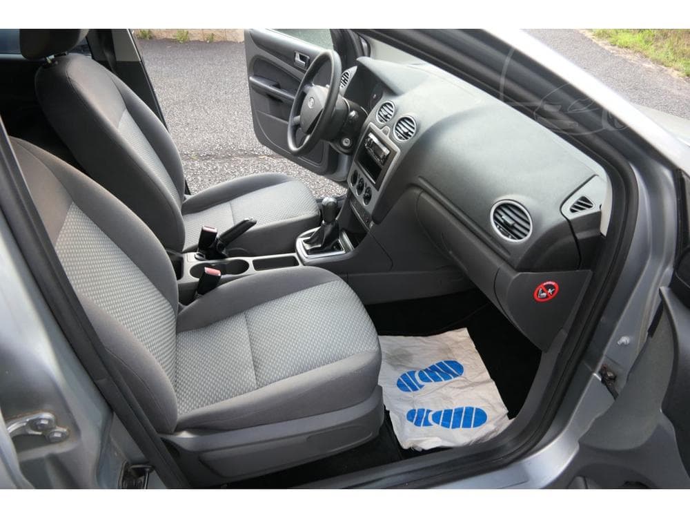 2005 Ford FOCUS - 20