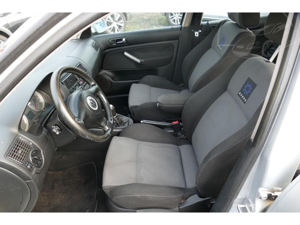 2001 Volkswagen GOLF - 19