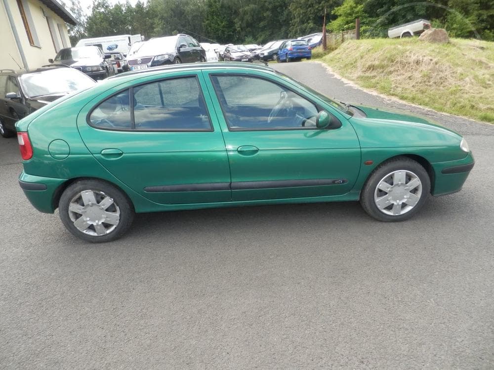 2002 Renault MEGANE - 9
