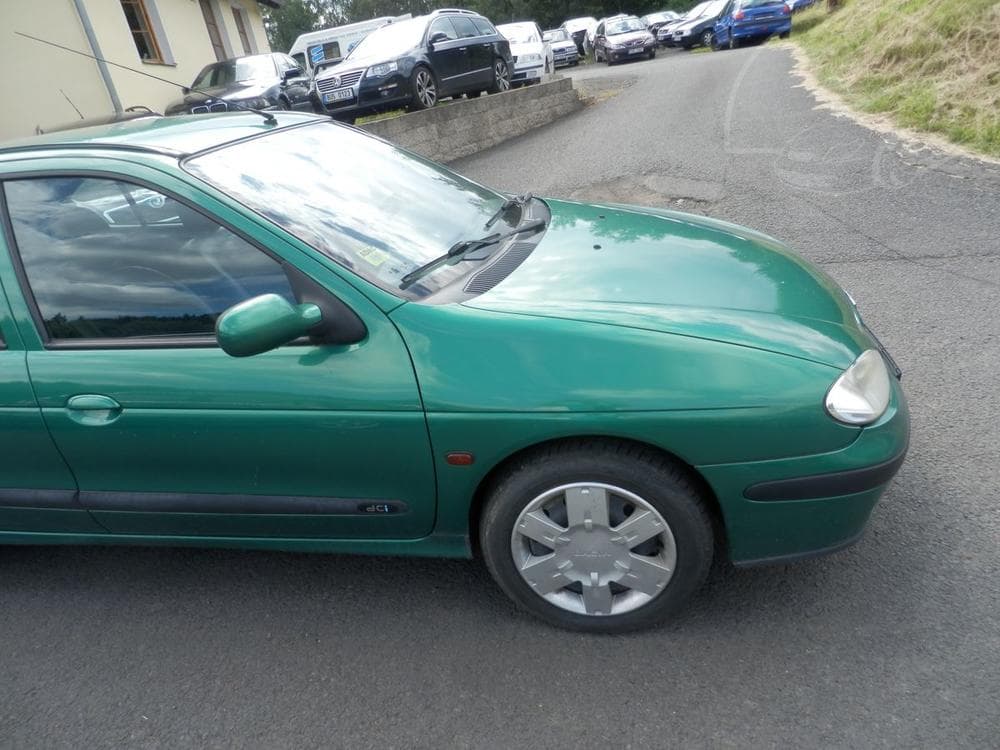 2002 Renault MEGANE - 11
