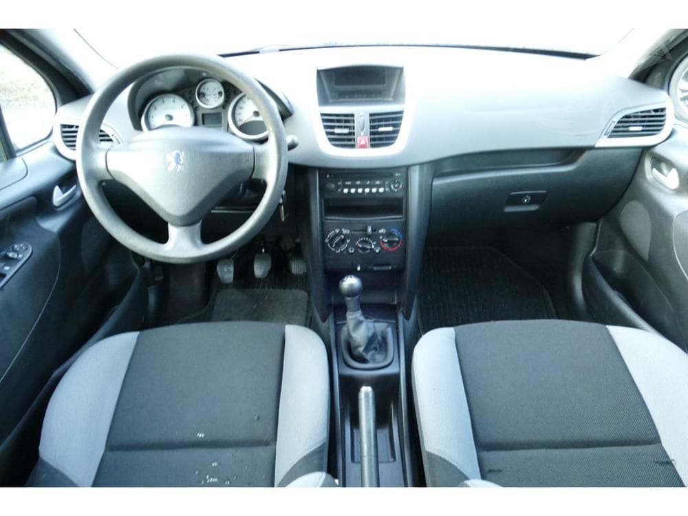 2007 Peugeot 207 - 13