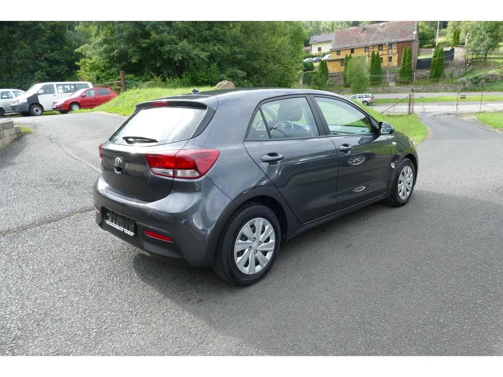 2018 Kia RIO - 11